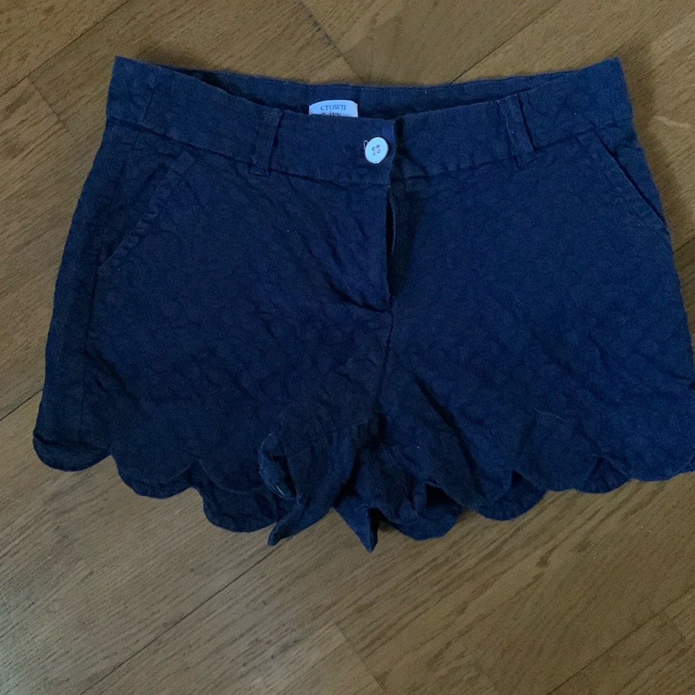 Women’s crown and ivy shelby shorts